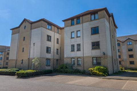 2 bed property, in Links View, £102,000