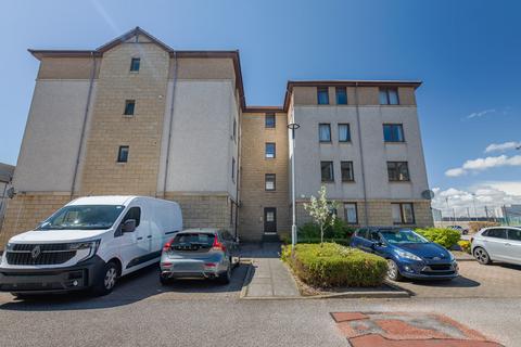 2 bed property, in Links View, £102,000