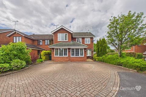4 bed property, in Leedhams Croft, £399,950