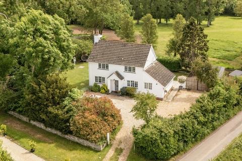 3 bed property, in Thornfalcon, £565,000