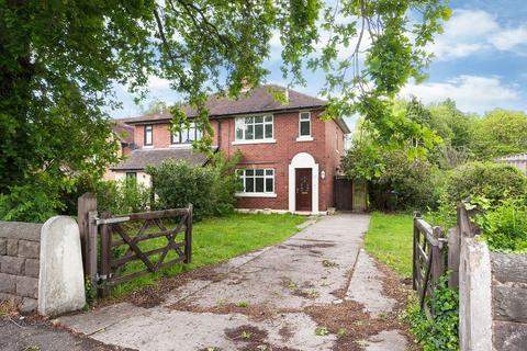 3 bed property, in Holmes Chapel Road, £400,000