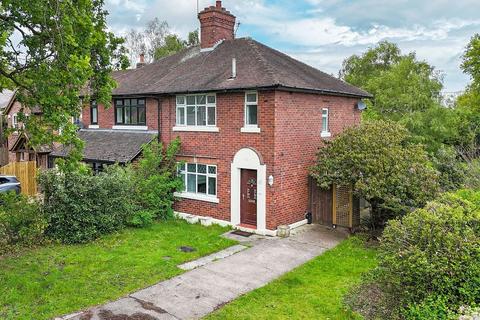 3 bed property, in Holmes Chapel Road, £400,000