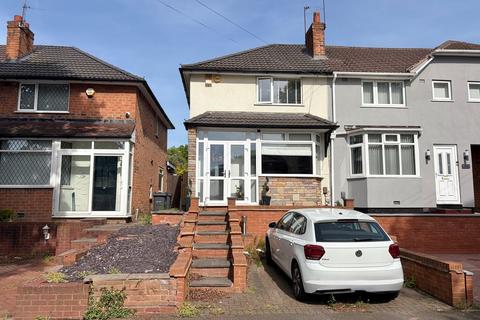 2 bed property, in Birkenshaw Road, £225,000
