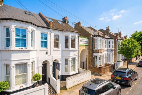2 bed property, in Stephendale Road, £725,000