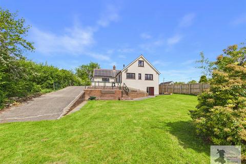 4 bed property, in Llandissilio, £460,000