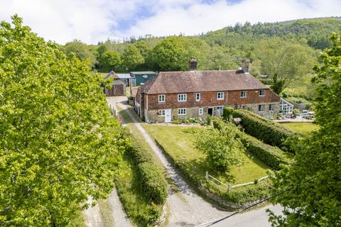 3 bed property, in Battle Road, £475,000