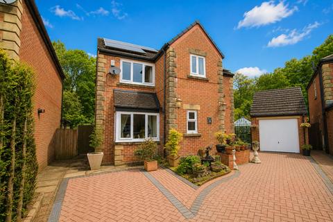 3 bed property, in Reddyshore Brow, £420,000