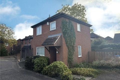 2 bed property, in 27 Barbury Court, £200,000