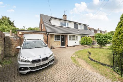 3 bed property, in Dalling Drive, £425,000
