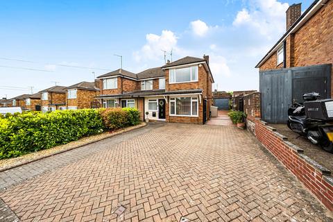 3 bed property, in Ridgeway Avenue, £425,000