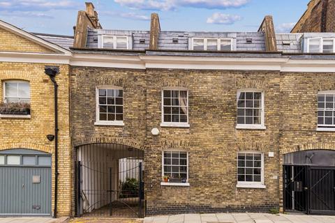 3 bed property, in Warwick Place North, £1,300,000