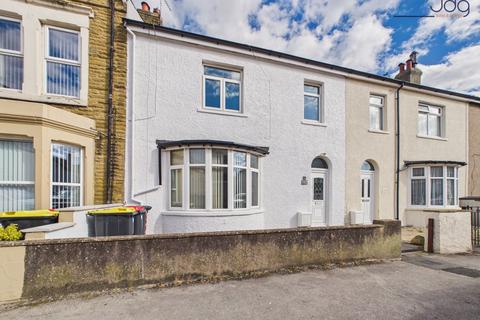 3 bed property, in Westminster Road, £135,000