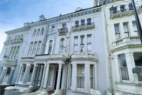 2 bed property, in Magdalen Road, £85,000