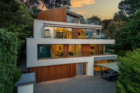 4 bed property, in Brudenell Avenue, £3,850,000