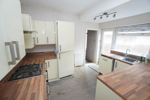 2 bed property, in Spring Gardens Road, £325,000