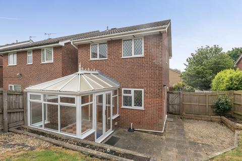 3 bed property, in Berkeley Mead, £365,000