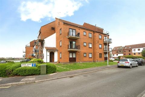 1 bed property, in Ferry Road, £90,000