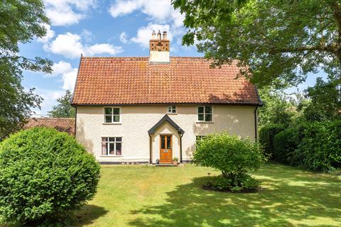 5 bed property, in The Street, £850,000