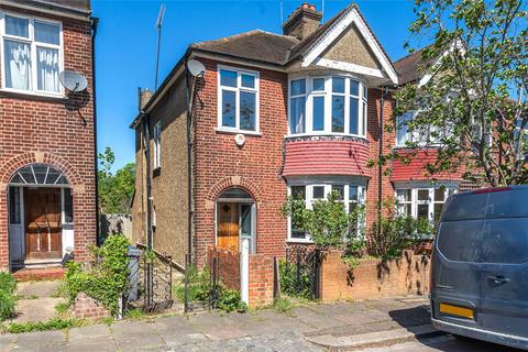 3 bed property, in Chandos Road, £950,000