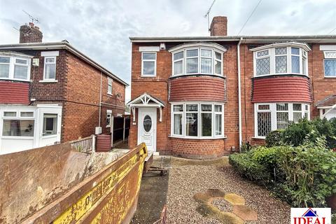 3 bed property, in Farndale Road, £145,000