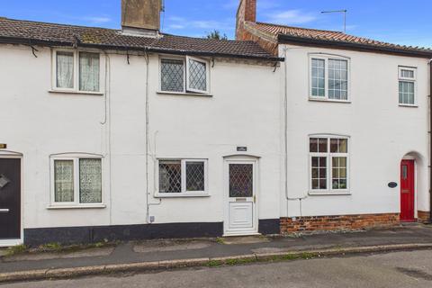 2 bed property, in Station Road, £190,000