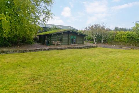 2 bed property, in Auchterhouse, £195,000