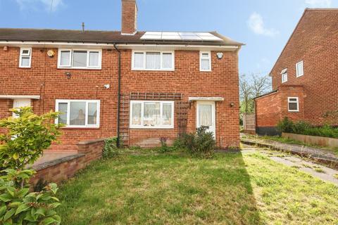 2 bed property, in Barn Croft, £170,000