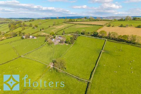 4 bed property, in Llanidloes SY18, £495,000