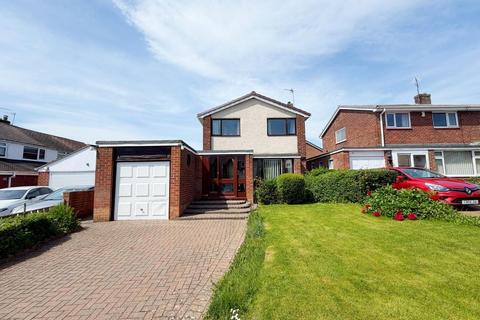 3 bed property, in The Meadows, £250,000