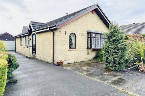 2 bed property, in Dene Park, £400,000
