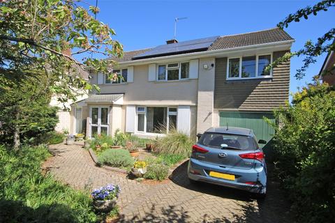 4 bed property, in Barton Drive, £650,000