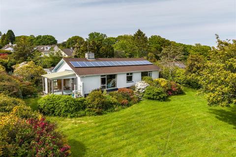 3 bed property, in Carlyon Road, £600,000