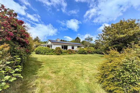 3 bed property, in Carlyon Road, £600,000