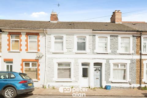 2 bed property, in Treharris Street, £170,000