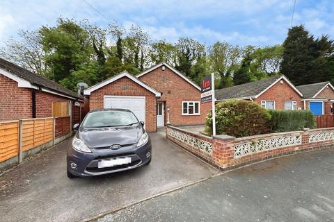 3 bed property, in Alan Close, £365,000