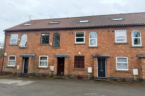 2 bed property, in Escrick Street, £170,000