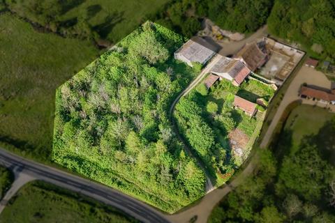 Land, in Summer End Farm, £375,000