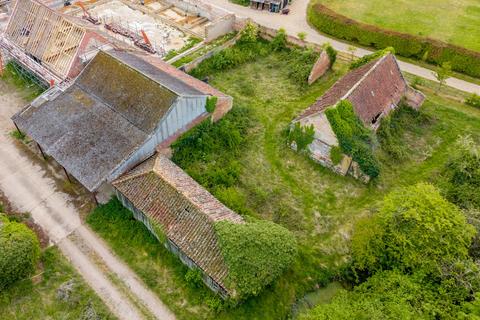 Land, in Summer End Farm, £375,000