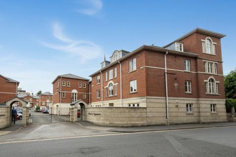 2 bed property, in St Georges Place, £269,950