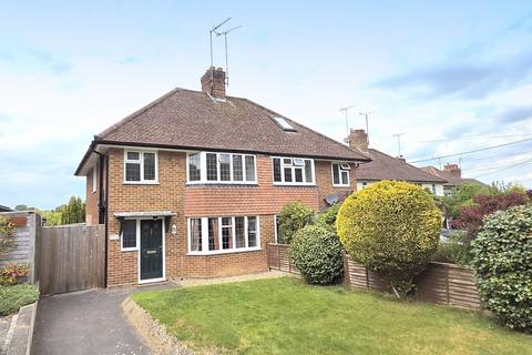 3 bed property, in Gravelye Lane, £585,000