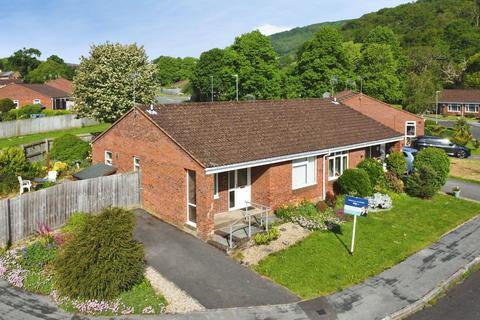 2 bed property, in Woodcombe Brake, £230,000