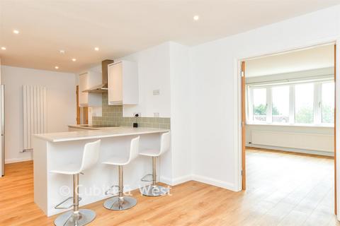 2 bed property, in Lower Street, £625,000