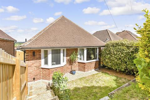 3 bed property, in Westfield Crescent, £550,000