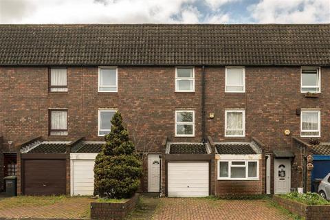 3 bed property, in Slaithwaite Road, £580,000
