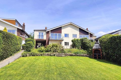 4 bed property, in South Lane, £395,000