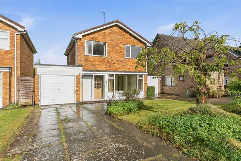 3 bed property, in Glebe Way, £275,000