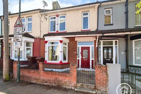 3 bed property, in St. Johns Road, £230,000