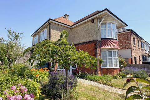 4 bed property, in Privett Road, £499,995