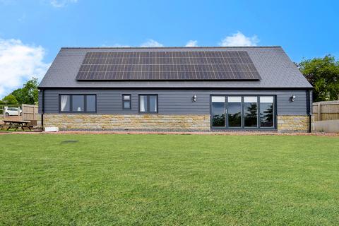 3 bed property, in Three Ashes, £397,250
