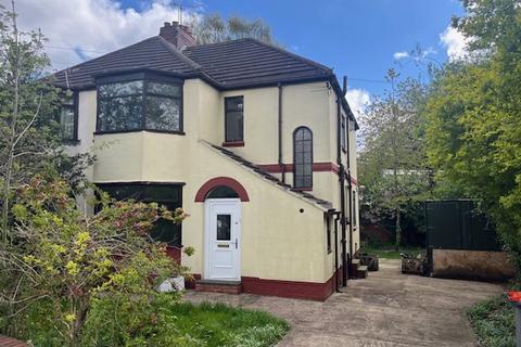 3 bed property, in The Turnways, £375,000